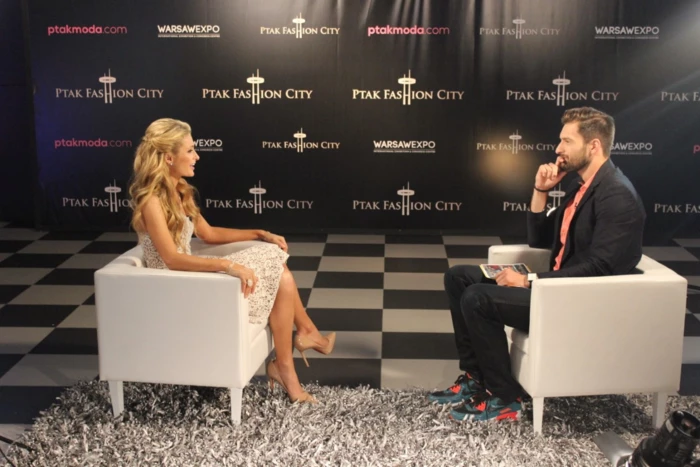1 Ptak Fashion City - Paris Hilton